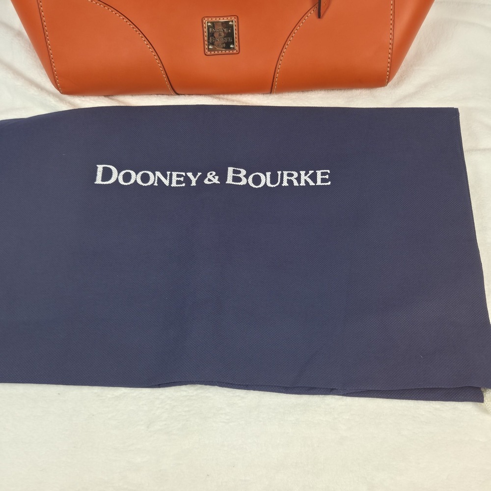 Dooney & Bourke "MILA" Pumpkin Color/Large Leather Tote Bag With Dust Cover - Picture 4 of 16